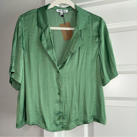 Pretty Garbage Women’s Satin Green Colored Button Up Top Blouse Shirt L New - Picture 2 of 6